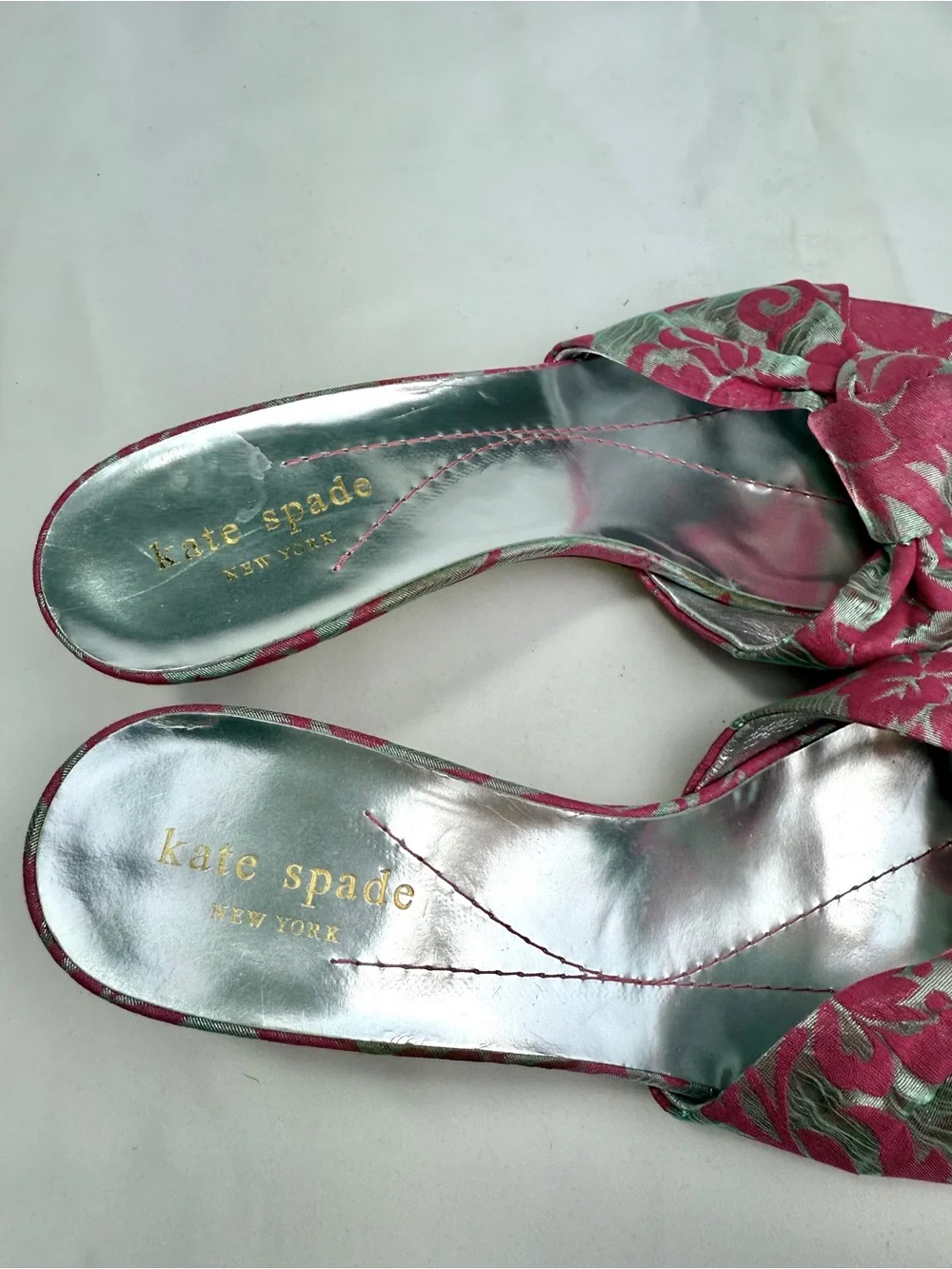 Kate Spade NY Kitten Heel Mules Pink Silver Floral Brocade Knot Sandal 7 B Italy